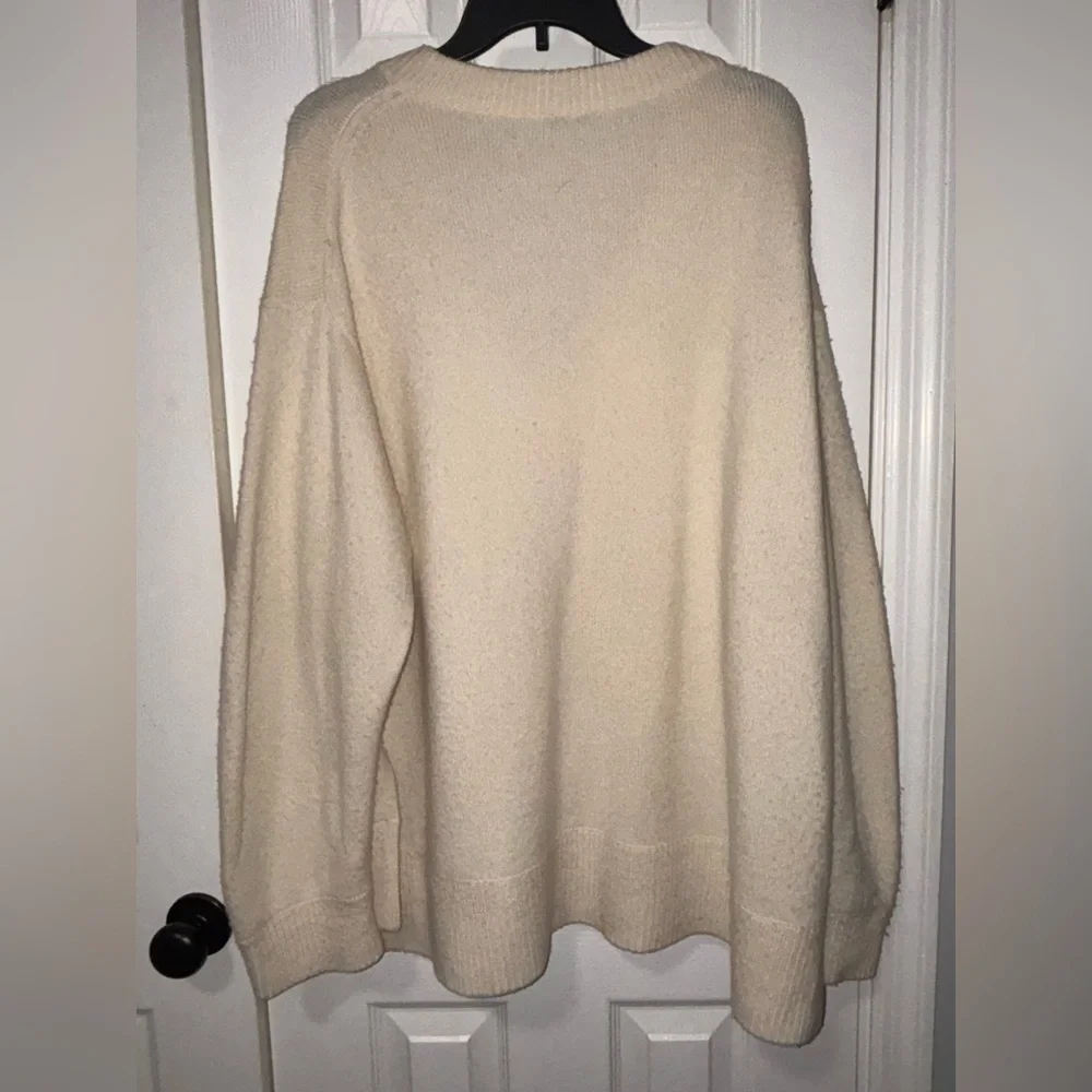 Women’s Soft Cream VNeck Sweater blouse long sleeve winter travel party sport - Picture 3 of 9